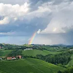 Weingut Essgut Schlafgut Sabathihof-dillinger 여관 Glanz an der Weinstraße