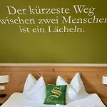 Weingut Essgut Schlafgut Sabathihof-dillinger * Glanz an der Weinstraße