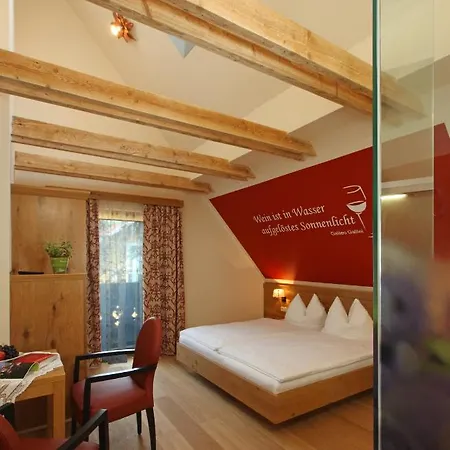 Weingut Essgut Schlafgut Sabathihof-dillinger Inn *