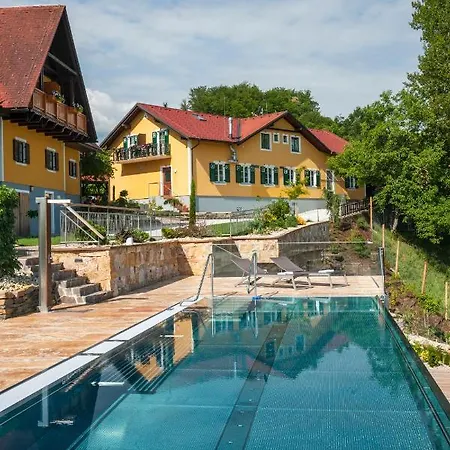 Weingut Essgut Schlafgut Sabathihof-dillinger