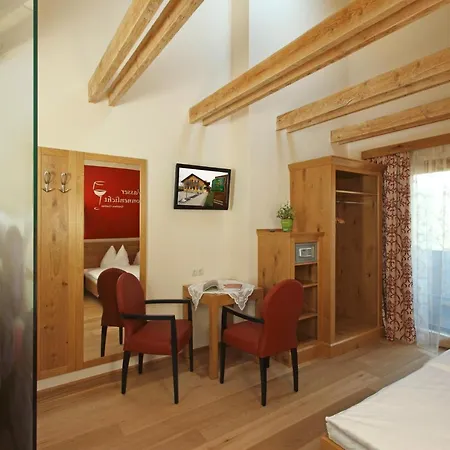 Weingut Essgut Schlafgut Sabathihof-dillinger Fogadó Glanz an der Weinstraße