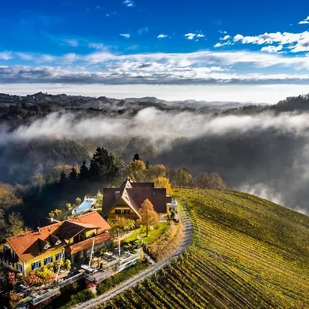 Fogadó Weingut Essgut Schlafgut Sabathihof-dillinger *