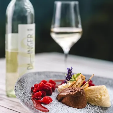 Weingut Essgut Schlafgut Sabathihof-dillinger 宾馆 *