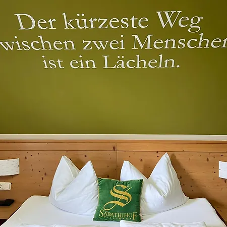 Weingut Essgut Schlafgut Sabathihof-dillinger * Glanz an der Weinstraße