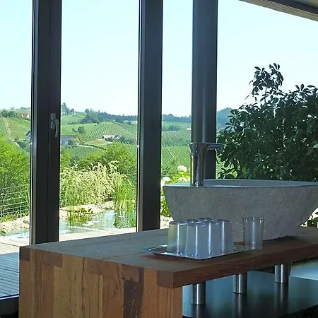 Weingut Essgut Schlafgut Sabathihof-dillinger 여관