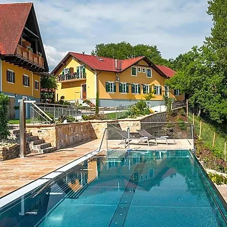 Weingut Essgut Schlafgut Sabathihof-dillinger Penzion