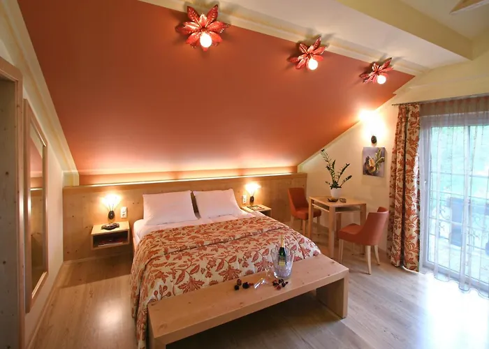 Weingut Essgut Schlafgut Sabathihof-dillinger بيت ريفي *