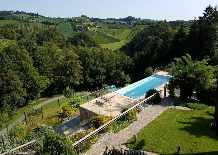 Weingut Essgut Schlafgut Sabathihof-dillinger Glanz an der Weinstraße