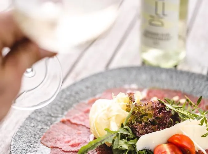 Weingut Essgut Schlafgut Sabathihof-dillinger بيت ريفي *