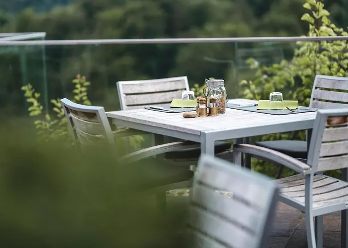 Weingut Essgut Schlafgut Sabathihof-dillinger *